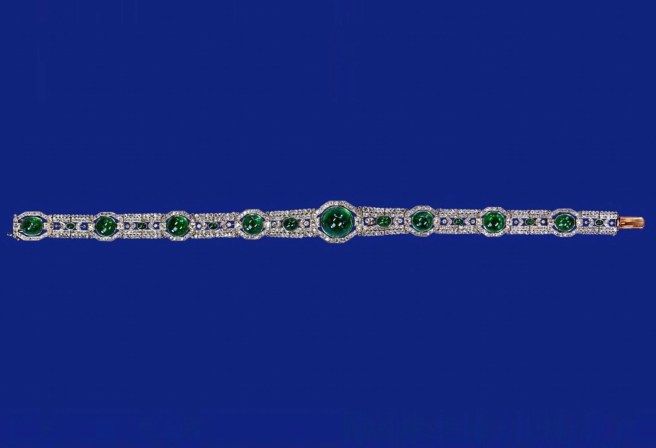 Queen Mary's Art Deco Emerald choker