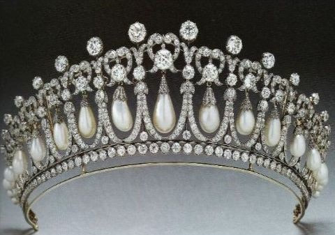 Queen Mary Lover's Knot tiara