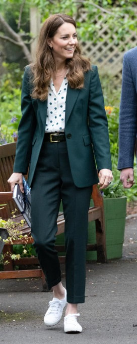 Reiss Ginnie Slim Leg Turn Up Wool-Blend Trouser as seen on Kate Middleton, The Duchess of Cambridge.