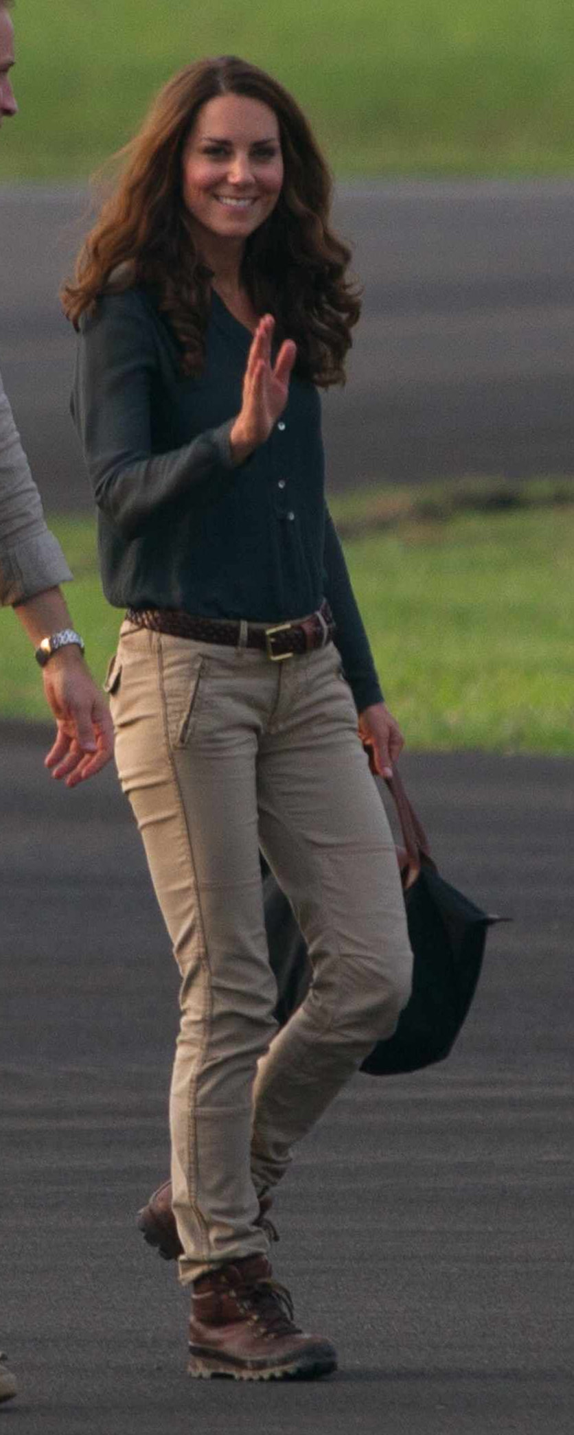 Longchamp Le Pliage Black Medium Top Handle Bag as seen on Kate Middleton, The Duchess of Cambridge.