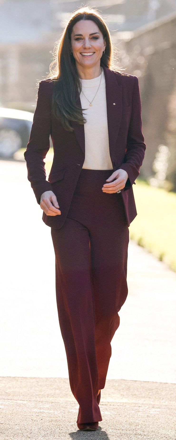 Roland Mouret Single-Breasted Stretch-Cady Blazer in Maroon - Kate