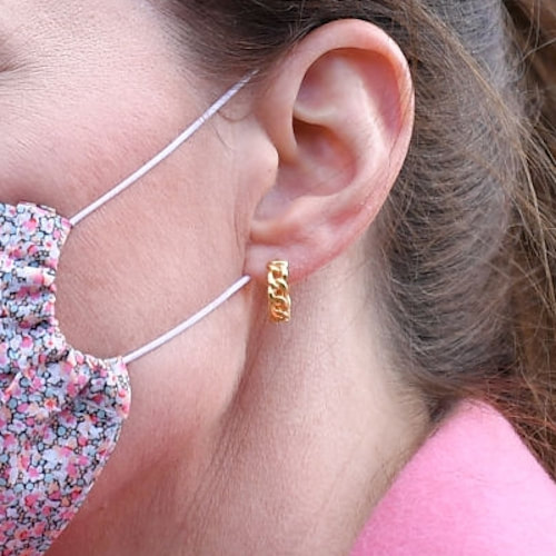 Duchess Kate wears Orelia chain huggie hoop earrings