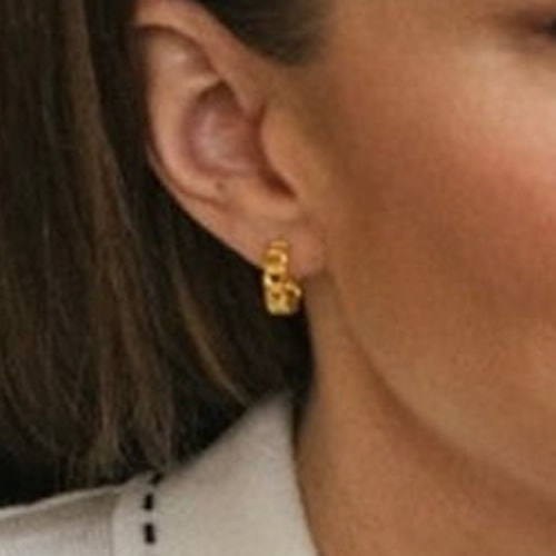 Kate wears Orelia Chain Huggie Hoop Earrings