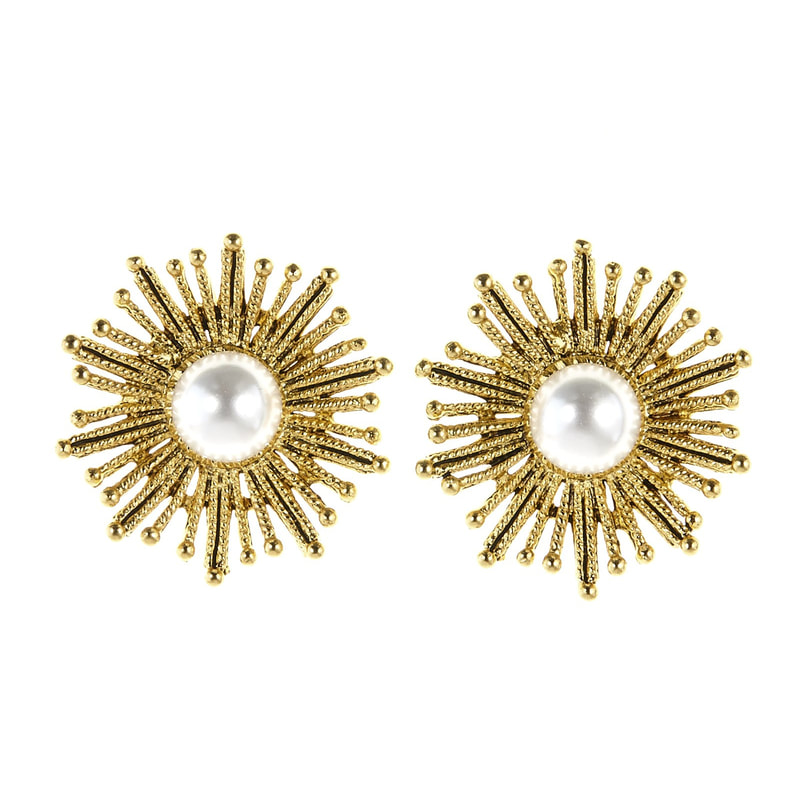 Oscar de la Renta Pearl Sun Star Button Earrings