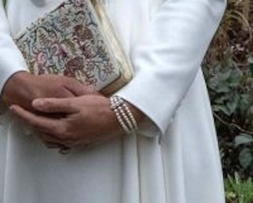 Duchess of Cambridge wears Princess Diana's three-stranded pearl bracelet