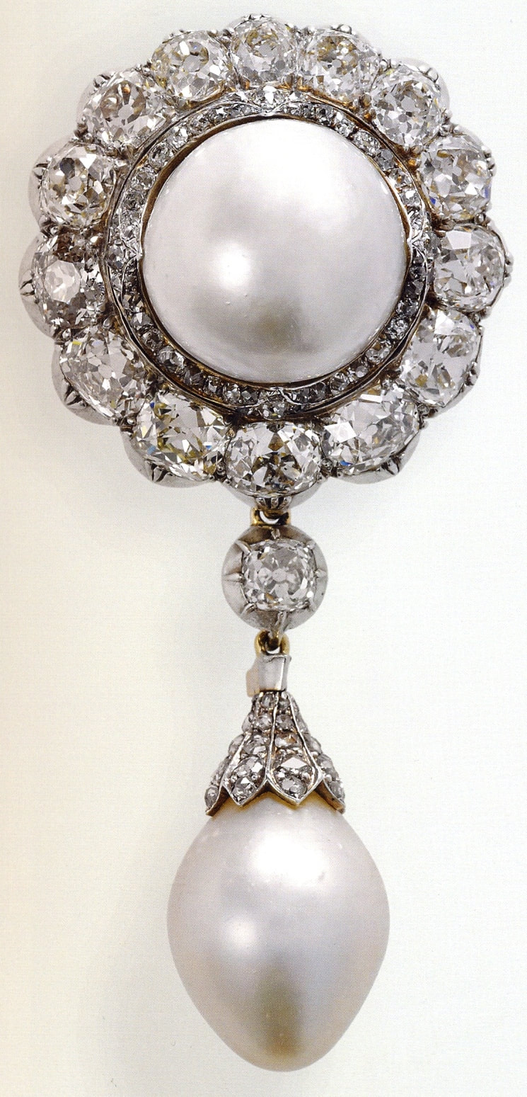 The Duchess of Cambridge's Pearl Pendant Brooch
